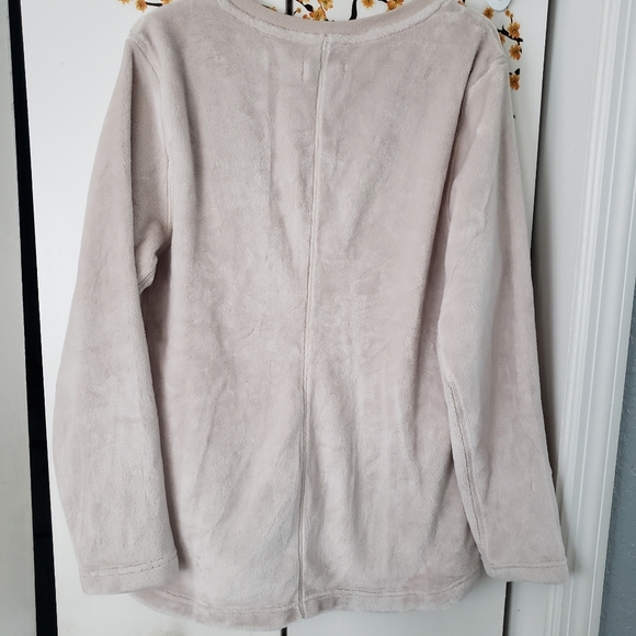 Ugg top - Picture 4 of 6